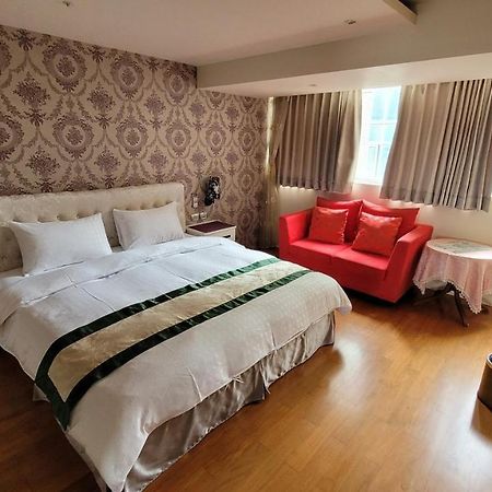 Left Bank 121 Hotell Tainan Eksteriør bilde