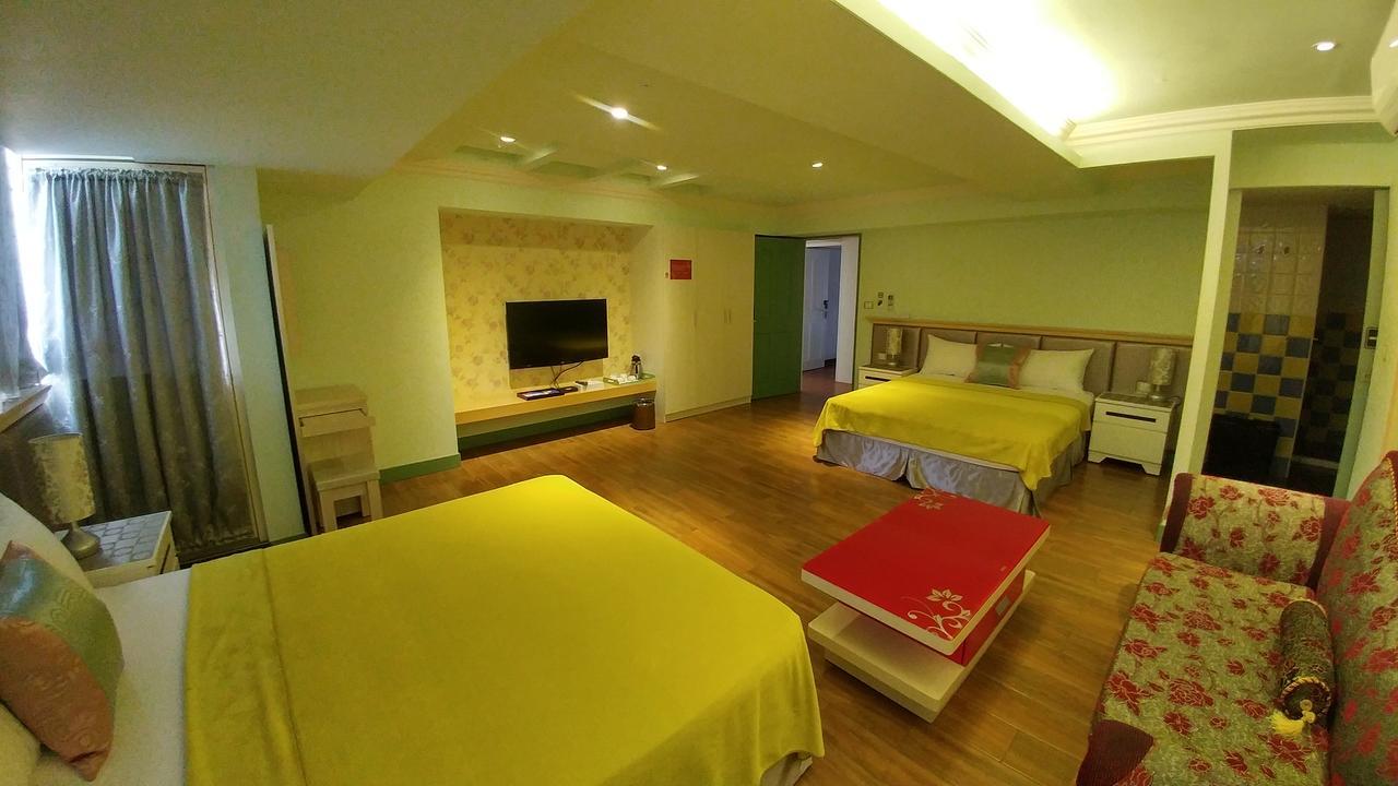 Left Bank 121 Hotell Tainan Eksteriør bilde